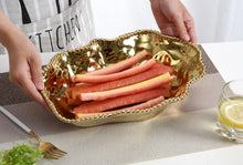 Load image into Gallery viewer, Porcelain Wavy Baker
